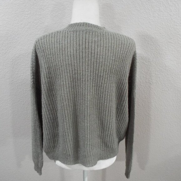 Oak + Fort Women's Gray Cable Knit Oversized Sweater Classic Comfort Size Medium - Picture 5 of 9